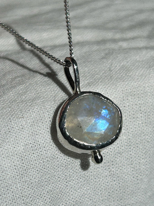 Locus Pendant I | Moonstone